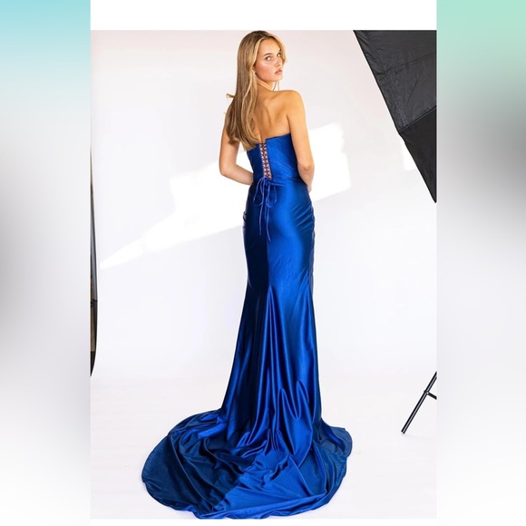 Strapless red formal gown with beaded chest, mermaid style with a slit - Picture 2 of 2